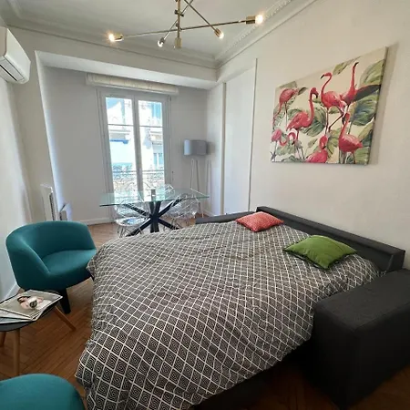 Palais Catherina 3 Pieces Et Commerces Rivoli شقة