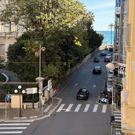 Palais Catherina 3 Pieces Et Commerces Rivoli Apartamento *